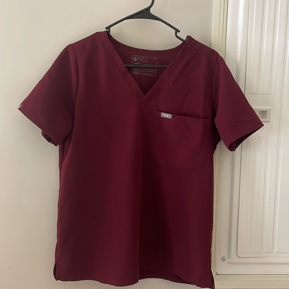 Figs scrub top